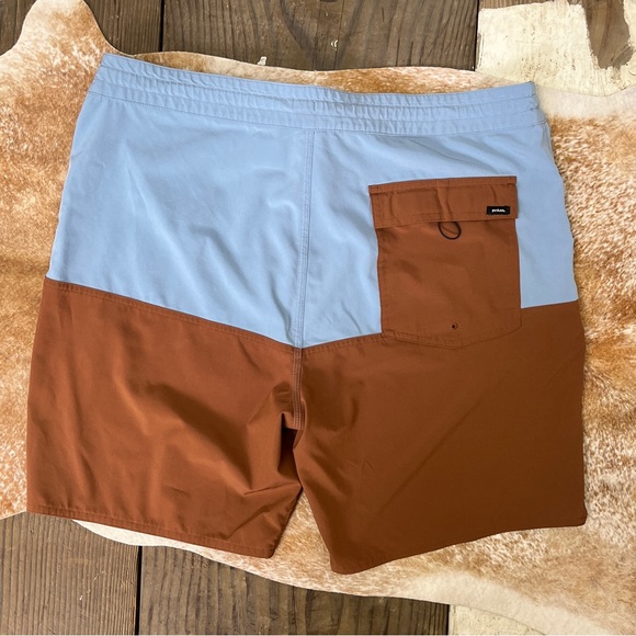 Prana "On The Rocks" Boardshort - Picture 2 of 4